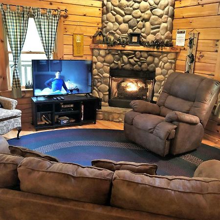 Villa Bear Pleasures Cabin Gatlinburg Exterior foto