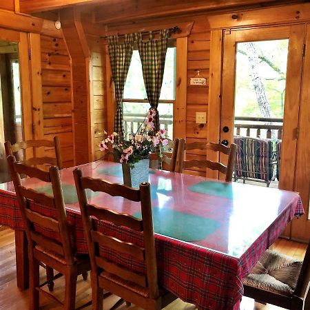 Villa Bear Pleasures Cabin Gatlinburg Exterior foto