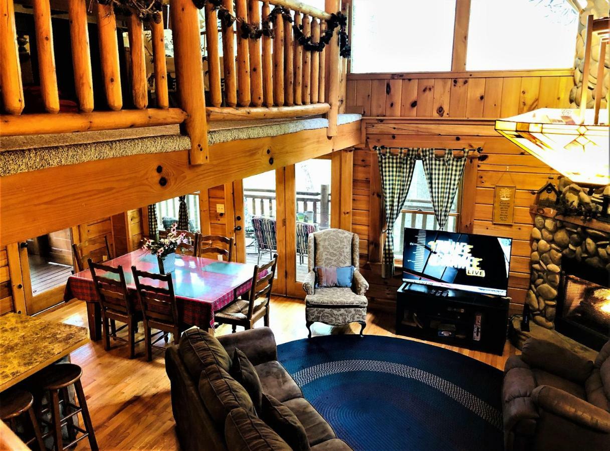 Villa Bear Pleasures Cabin Gatlinburg Exterior foto
